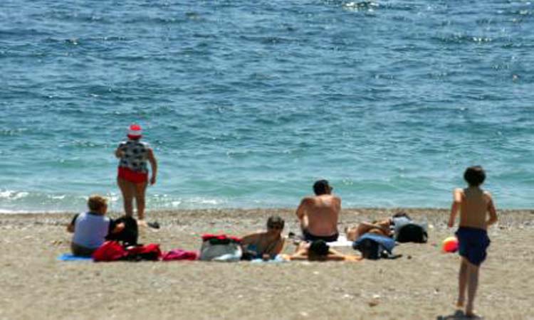 Ο Δήμος Γεροσκήπου λαμβάνει μέτρα για τα προβλήματα στην παραλία του Ρίκου